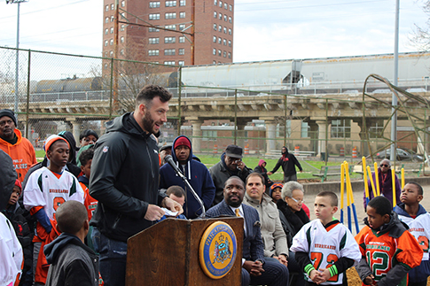Connor Barwin joined partners in South Philadelphia to announce major improvements at the Smith Recreation Center, including Green City, Clean Waters investments that will protect local waterways. Credit: PWD