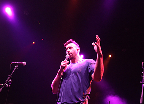 Connor Barwin of the Philadelphia Eagels speaks at the 2nd annual MTWB Foundation concert.